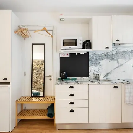 Cosy Studio With Decorated Interior In Lisbon